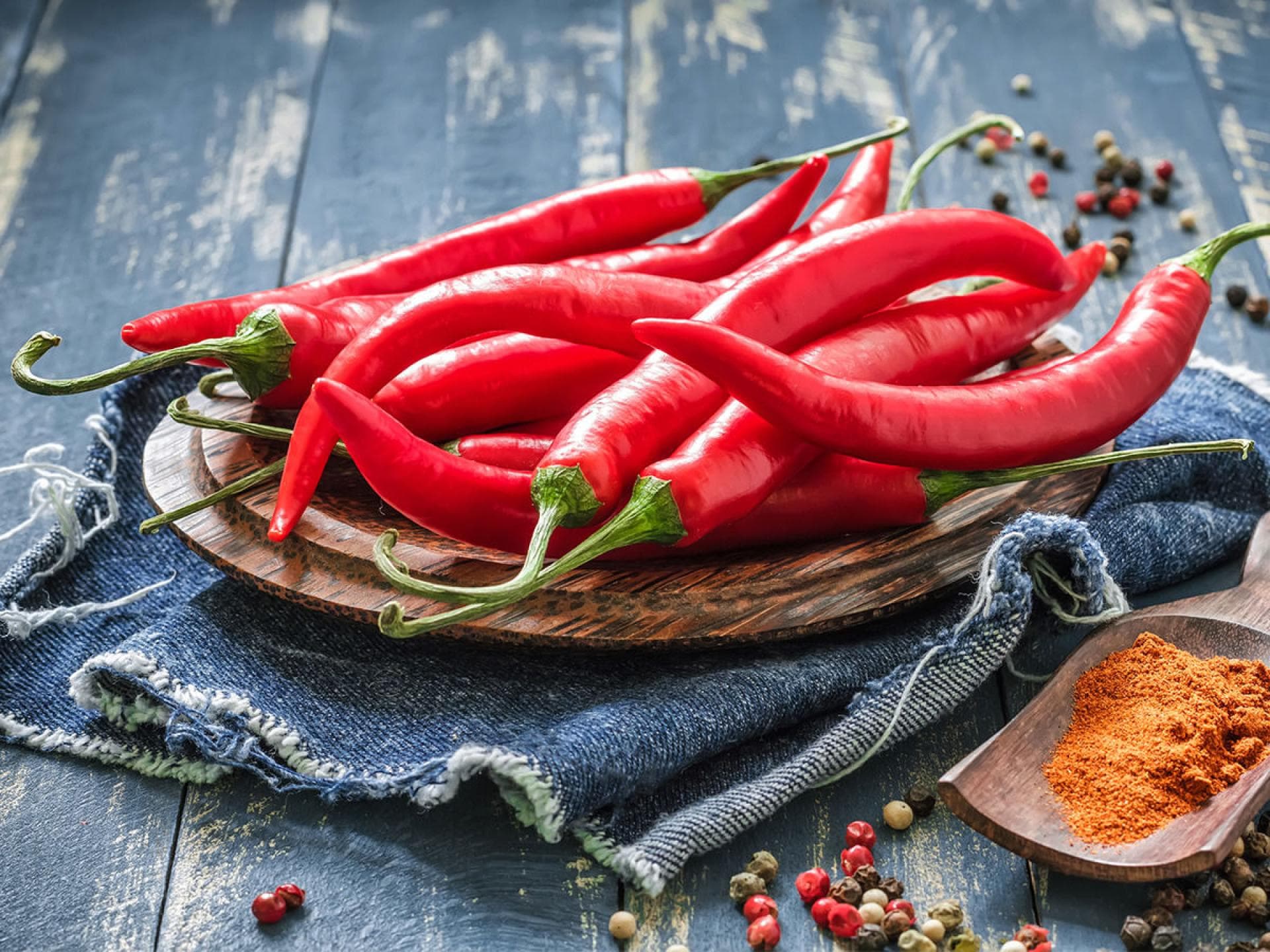 Chilischoten und Chilipulver Chilischoten und Chilipulver