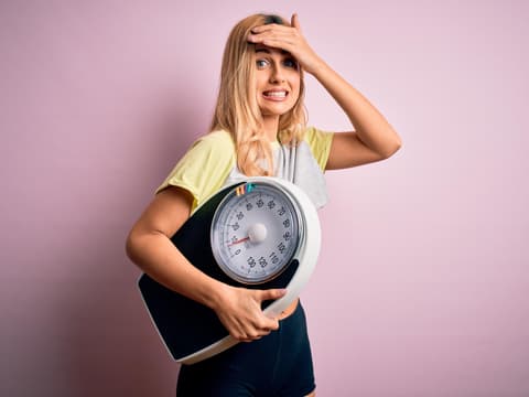 10 weniger bekannte Gründe, die hinter Ihren zusätzlichen Kilos stecken könnten.