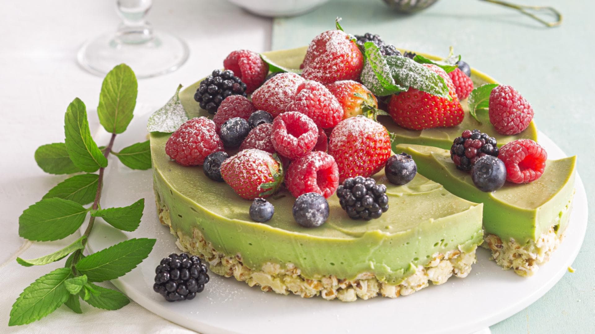 Vegane Beerentorte mit Avocado Vegane Beerentorte mit Avocado