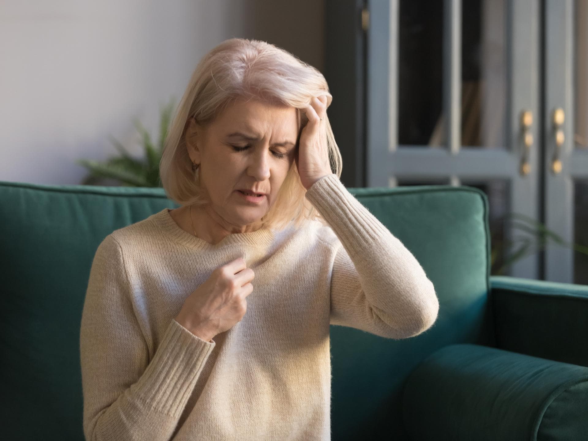 Frau hat Schwindel Frau hat Schwindel